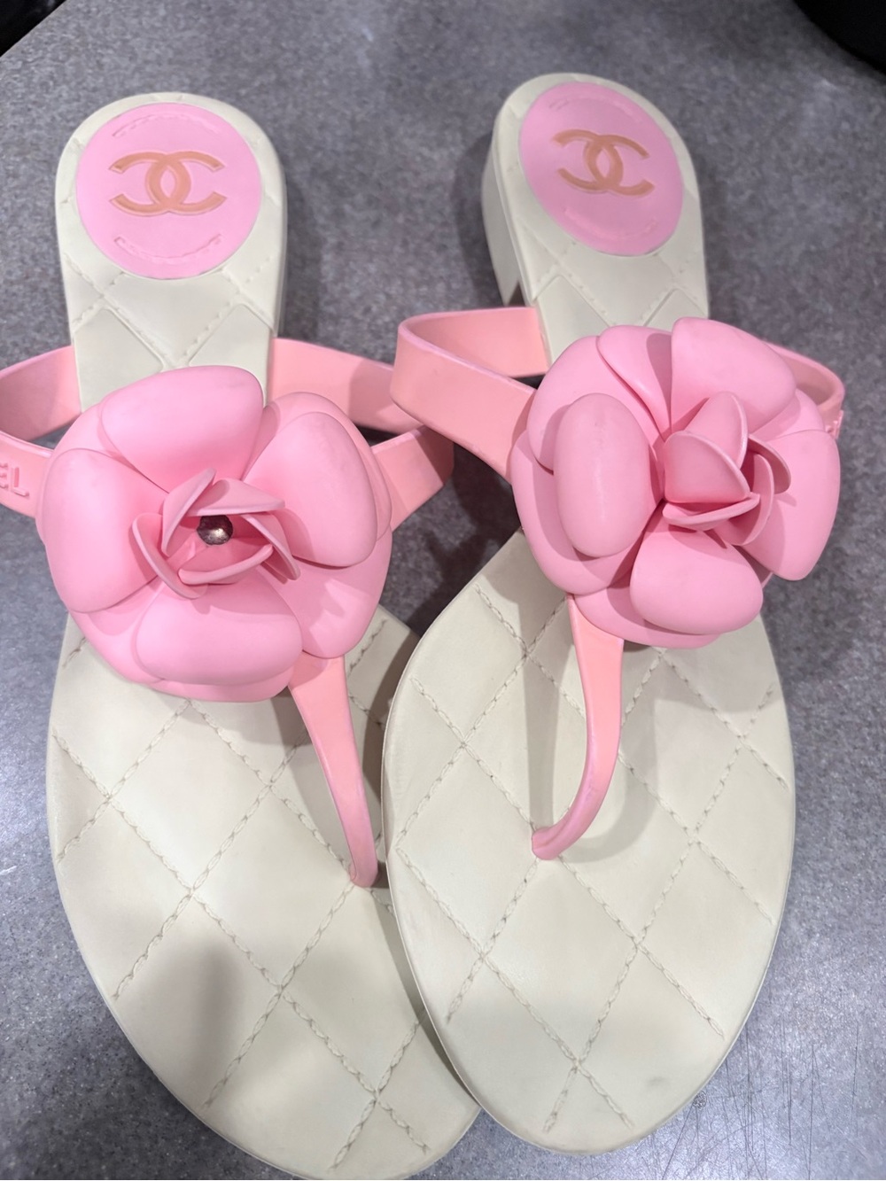 CHANEL Pink Camellia Jelly Thong Sandals with beige Quilted Footbed